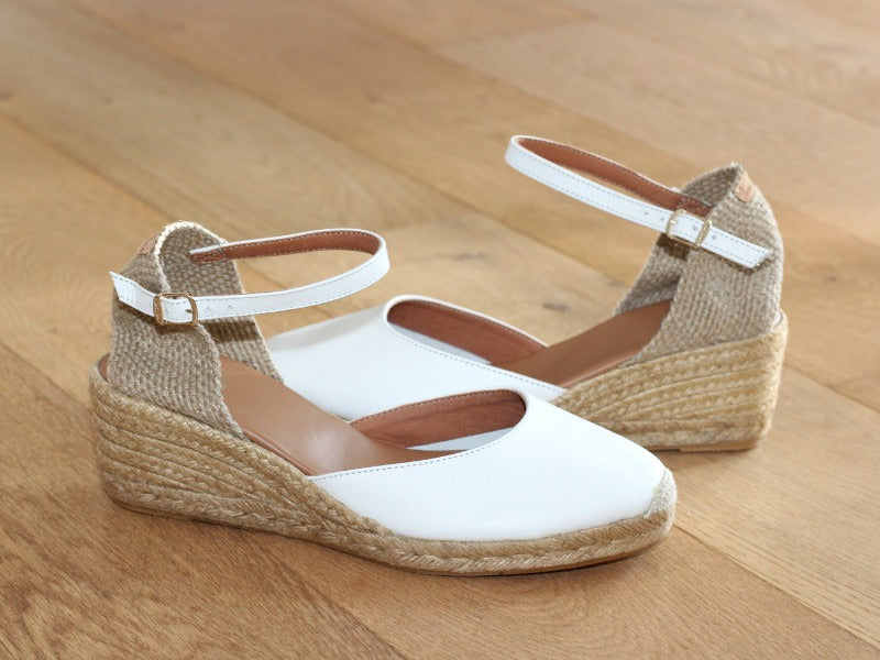 Espadrille fermée à talon compensé en cuir blanc Costa