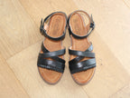 Sandales plates noires avec brides croisées Malo