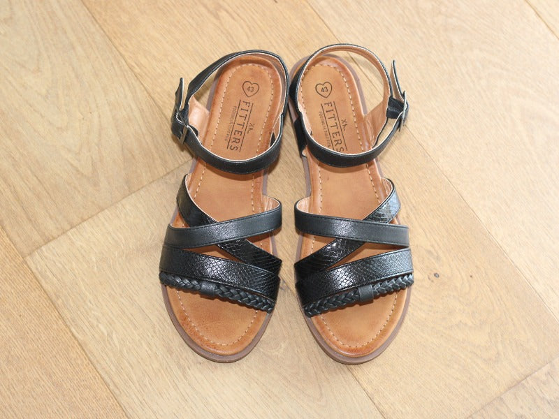 Sandales plates noires avec brides croisées Malo
