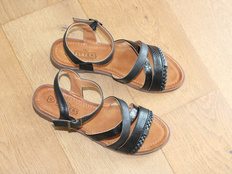 Sandales plates noires avec brides croisées Malo