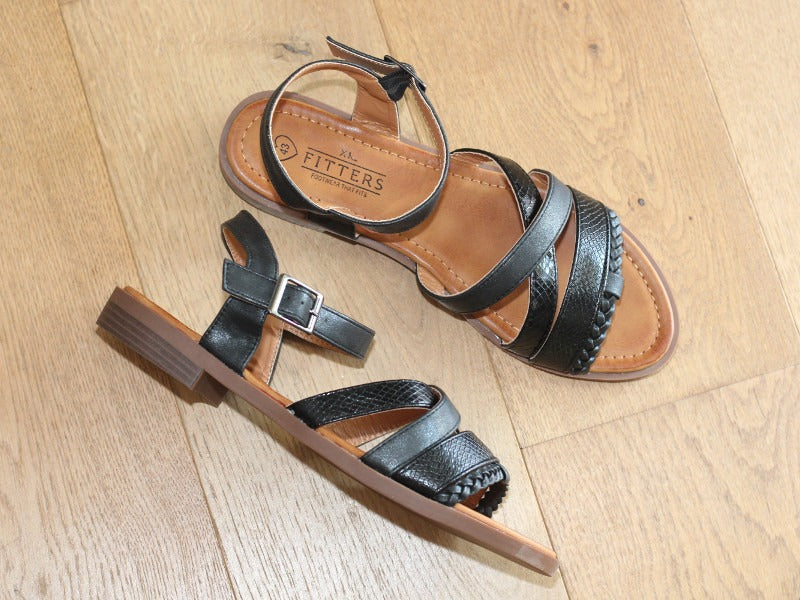 Sandales plates noires avec brides croisées Malo
