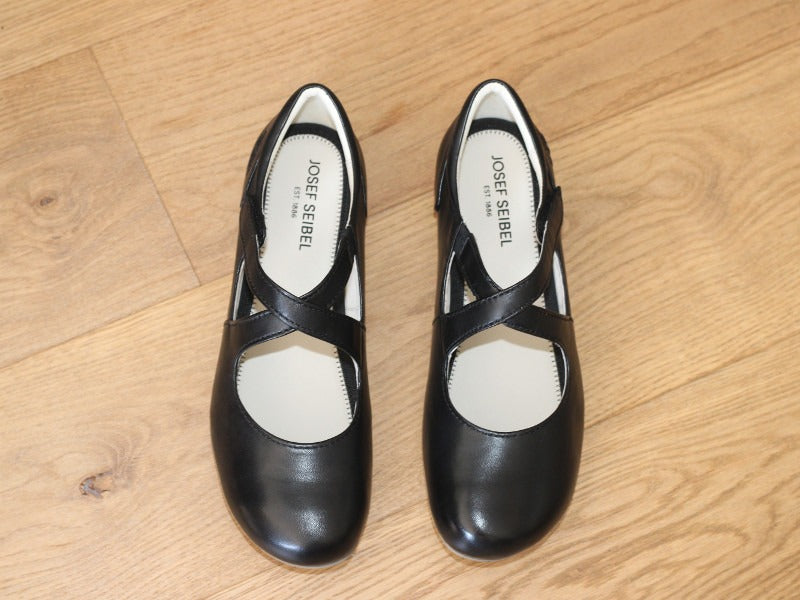 Ballerines à brides croisées en cuir noir Fiona