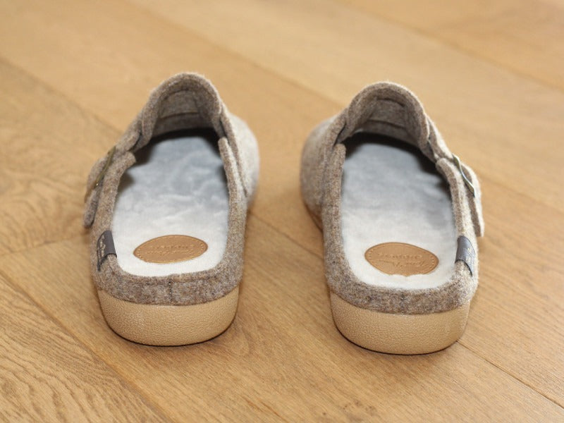 Chaussons type sabot avec boucle Mima coloris taupe
