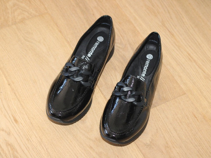Mocassins compensés Remonte vernis noir