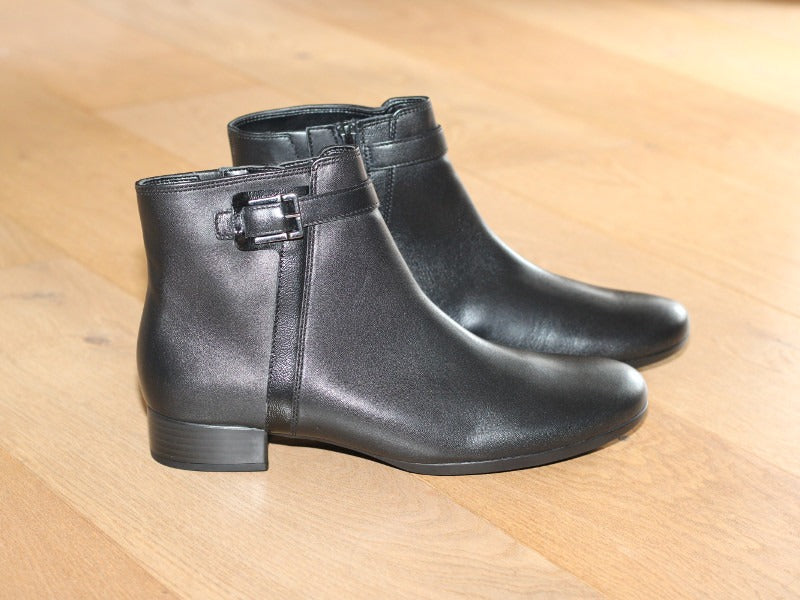 Bottines plates Gabor en cuir noir