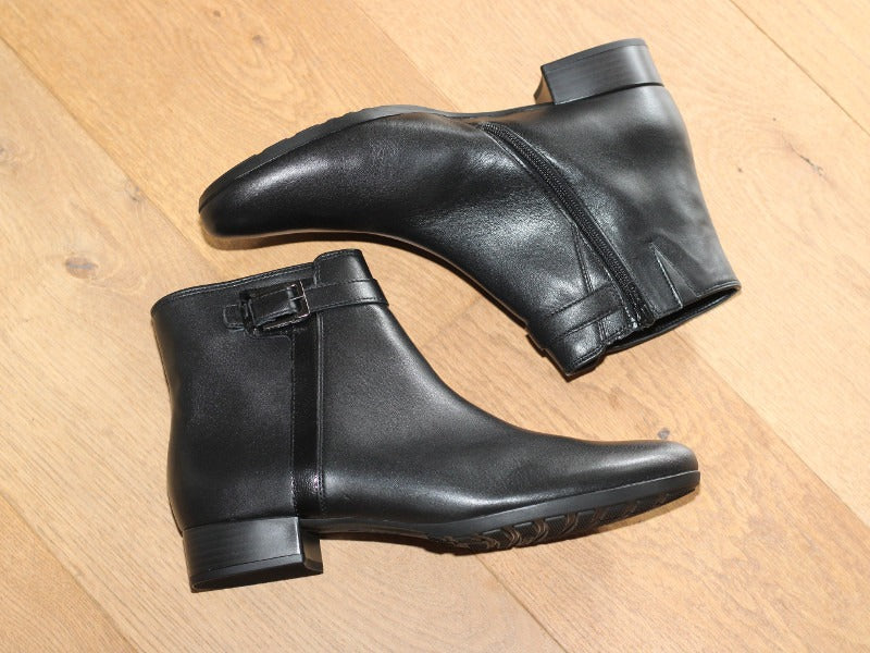 Bottines plates Gabor en cuir noir