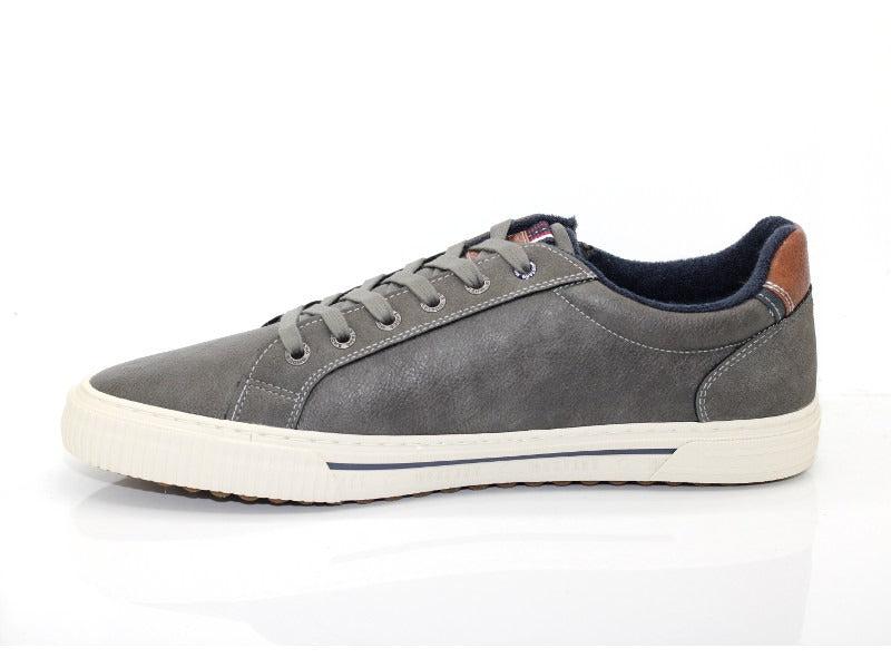 Chaussures sneakers gris de Mustang