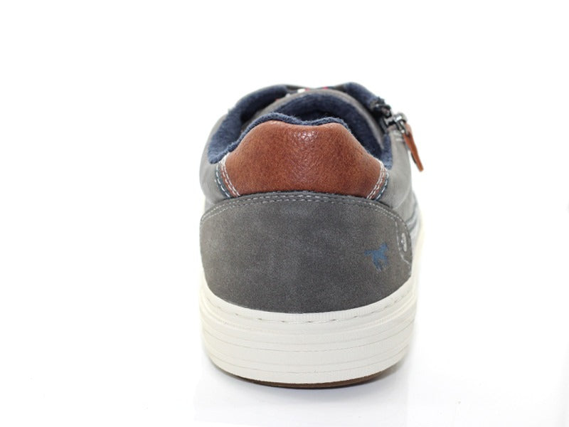 Chaussures sneakers gris de Mustang