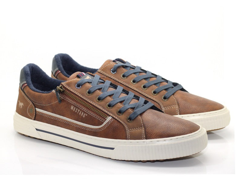 Chaussures sneaker marron de Mustang