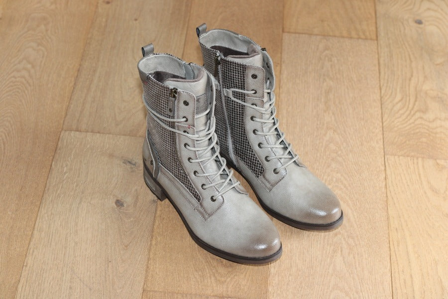 Bottines beige avec imprimé et petit talon Mustang