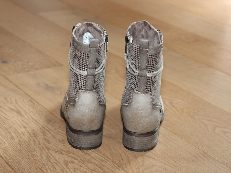 Bottines beige avec imprimé et petit talon Mustang