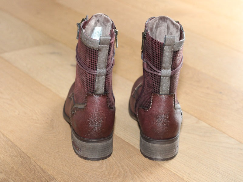 Bottines bordeaux avec imprimé et petit talon Mustang