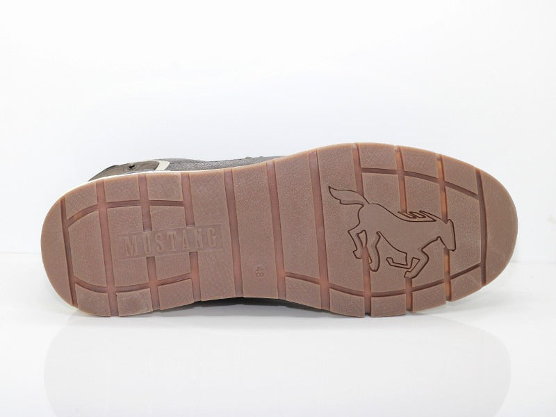 Chaussures basses sneakers marron de Mustang