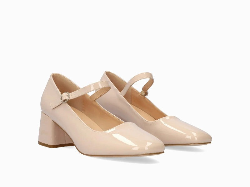 Escarpins à bride en cuir verni beige