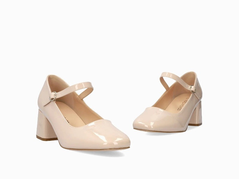 Escarpins à bride en cuir verni beige