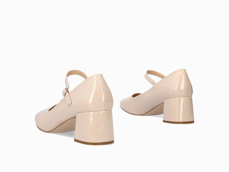 Escarpins à bride en cuir verni beige