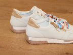 Baskets en cuir blanc et lacet coloré Flore