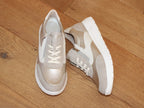 Baskets compensées Remonte en stretch beige et or