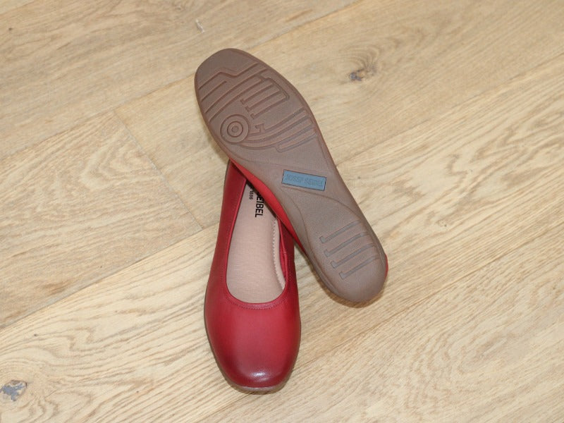 Ballerine Fenja en cuir souple rouge