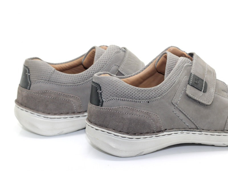 Chaussures en cuir gris avec large scratch New Anvers