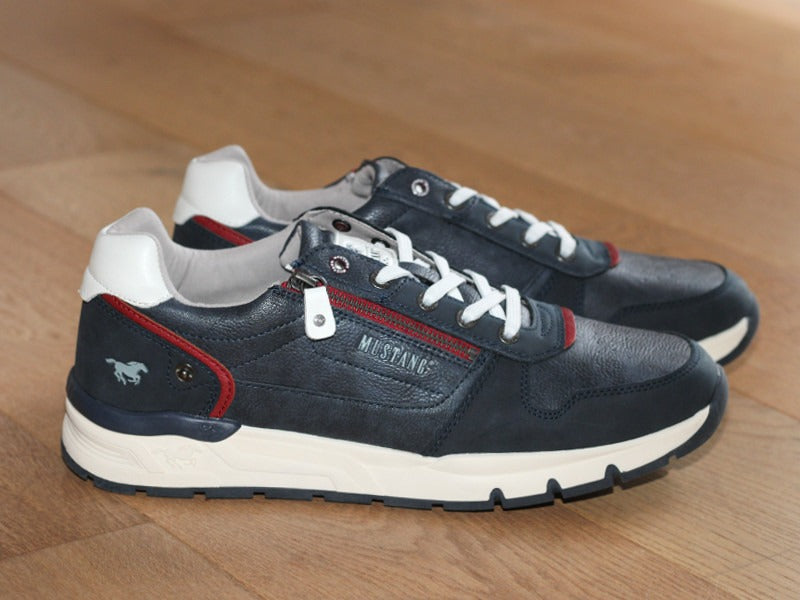 Chaussures sneakers bleu marine Mustang avec semelle sport