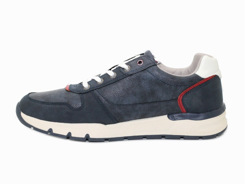 Chaussures sneakers bleu marine Mustang avec semelle sport