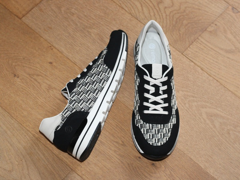 Baskets mode Remonte noir et blanc Grafic