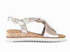 Sandales en cuir doré et brides croisées Gabor