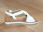 Sandales en cuir blanc et bride croisée Gabor