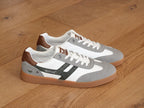 Sneakers moderne Mustang blanc et kaki