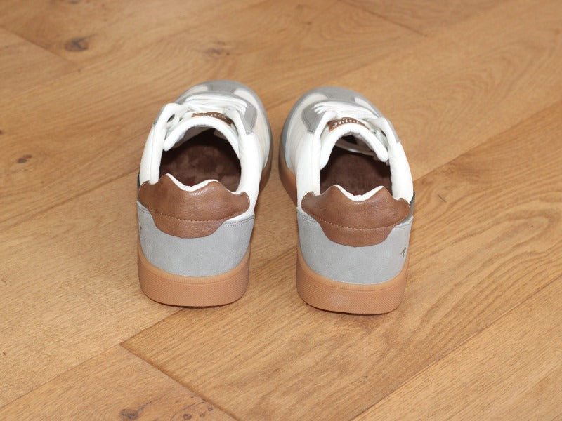 Sneakers moderne Mustang blanc et kaki