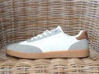 Sneakers moderne Mustang blanc et kaki