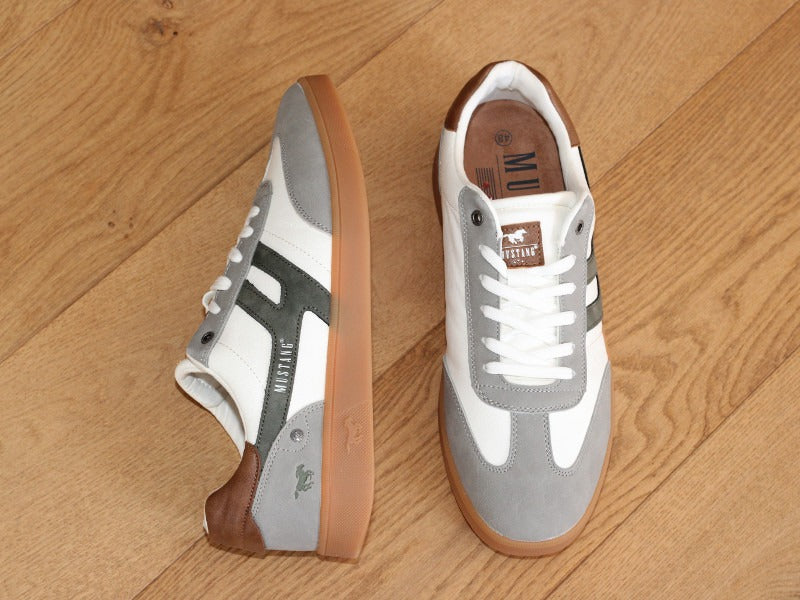 Sneakers moderne Mustang blanc et kaki
