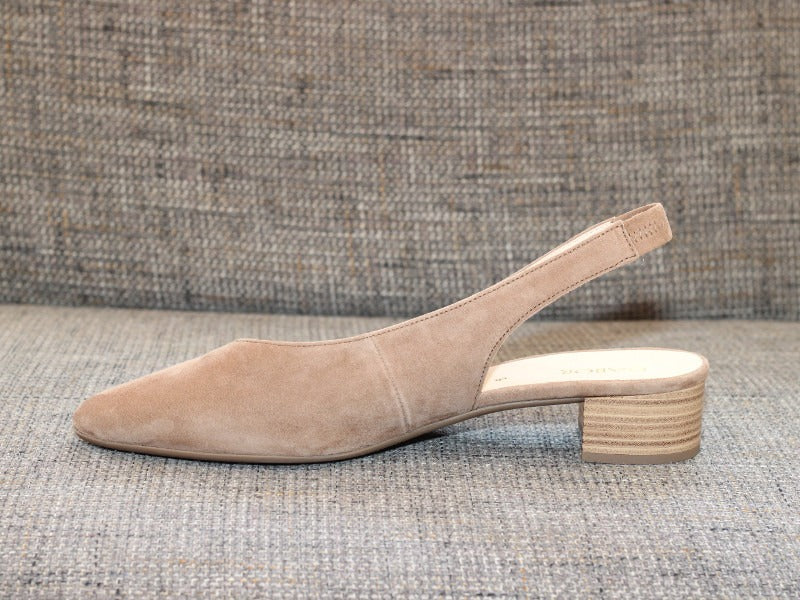 Escarpins bride arrière en cuir nubuck beige Gabor
