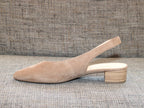 Escarpins bride arrière en cuir nubuck beige Gabor