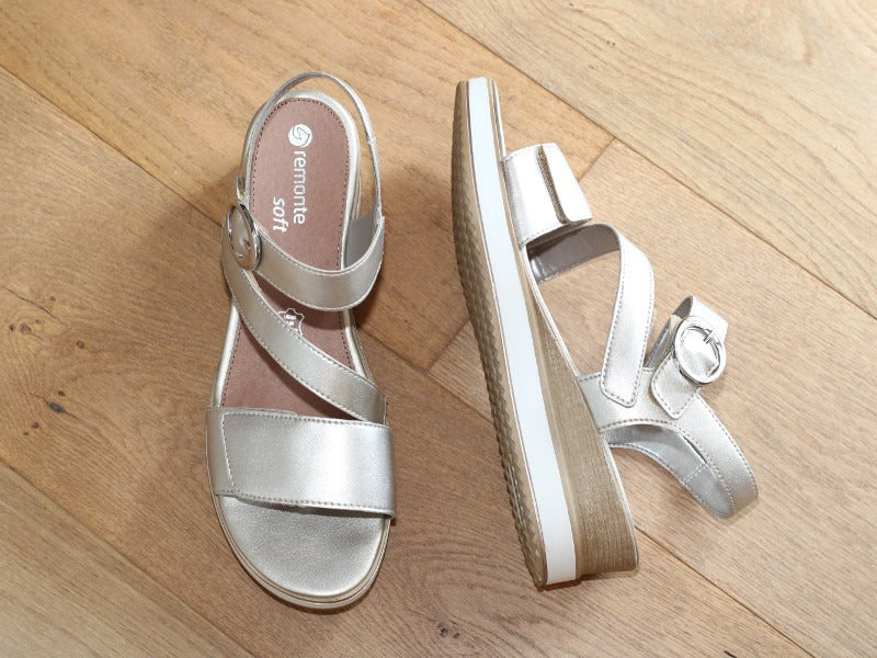 Sandales compensées Remonte en cuir doré et 3 brides réglables