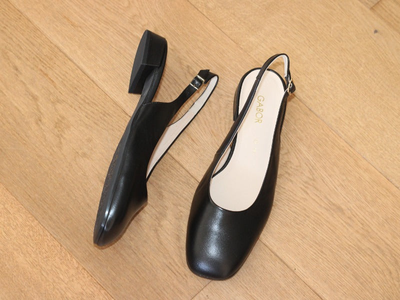 Escarpin en cuir noir Gabor avec bride arrière