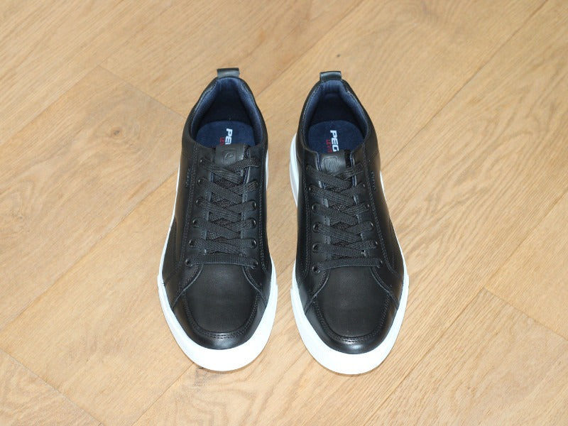 Baskets noires Pegada en cuir