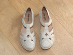 Sandales à bout fermé en cuir beige Rosalie