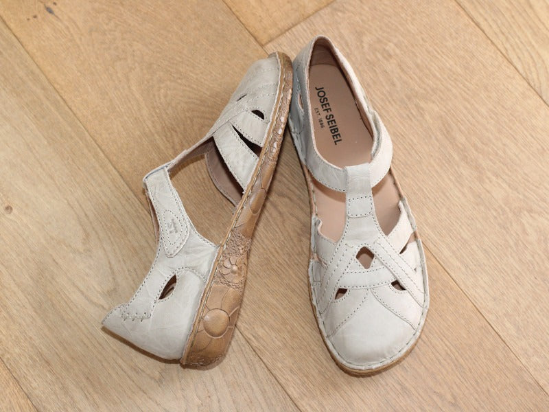 Sandales à bout fermé en cuir beige Rosalie