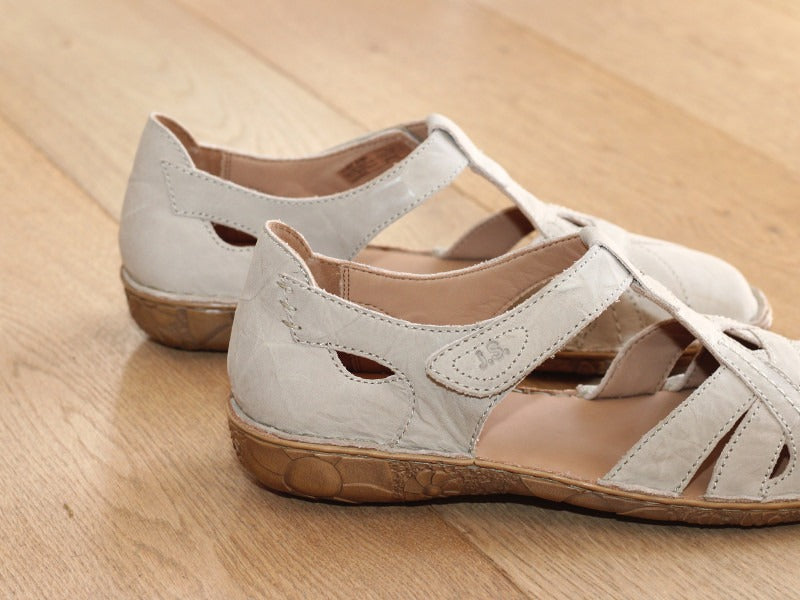 Sandales à bout fermé en cuir beige Rosalie