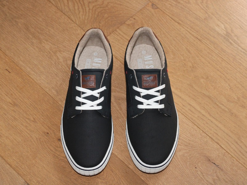 Chaussures détente bleu marine Mustang