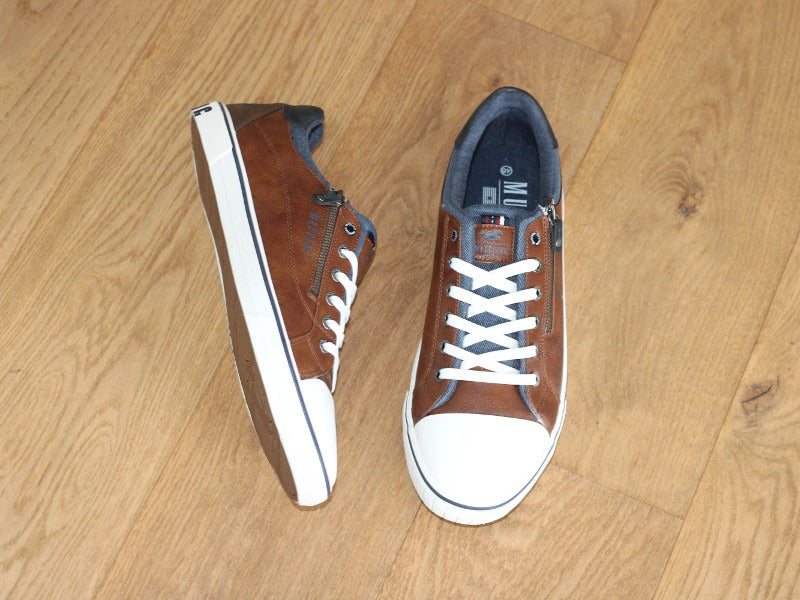 Tennis marron aspect cuir Mustang