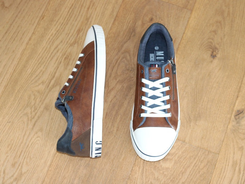 Tennis marron aspect cuir Mustang