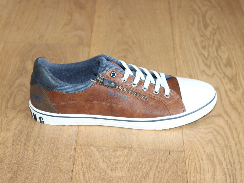 Tennis marron aspect cuir Mustang
