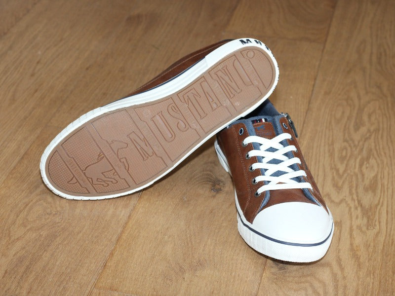 Tennis marron aspect cuir Mustang