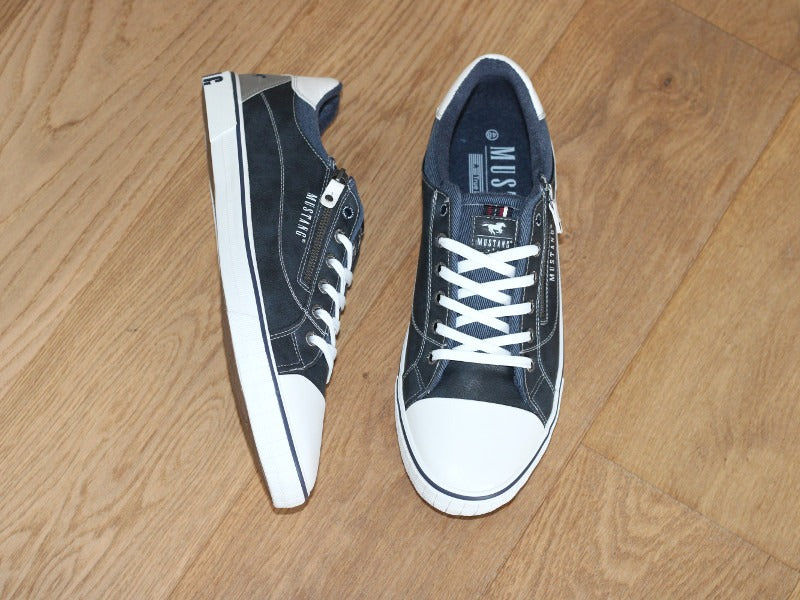Tennis bleu marine aspect cuir