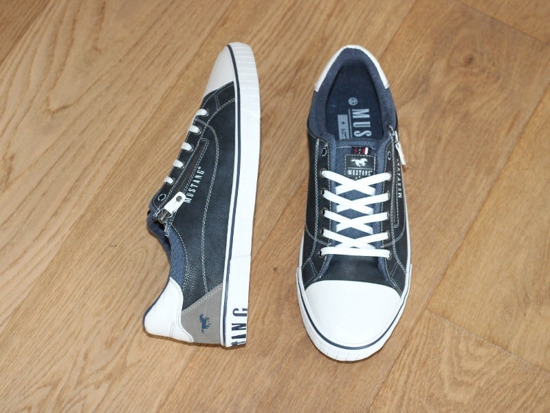 Tennis bleu marine aspect cuir