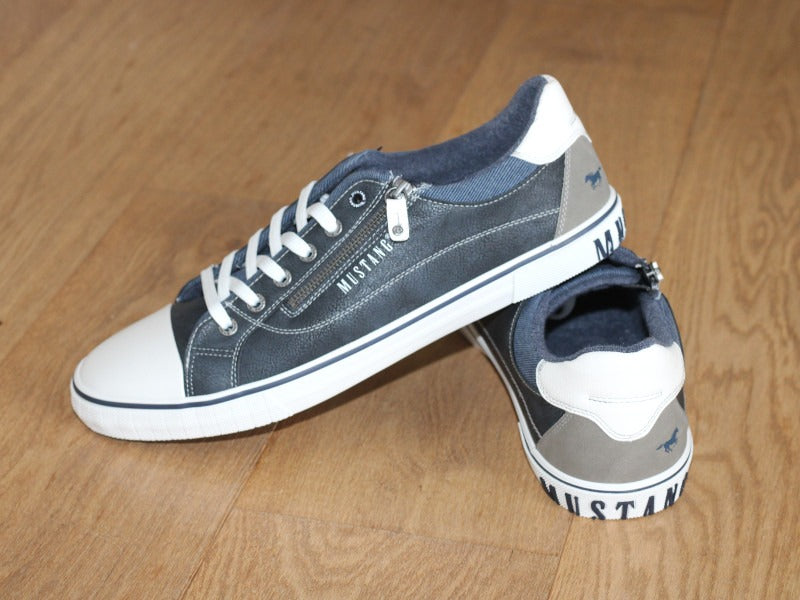 Tennis bleu marine aspect cuir