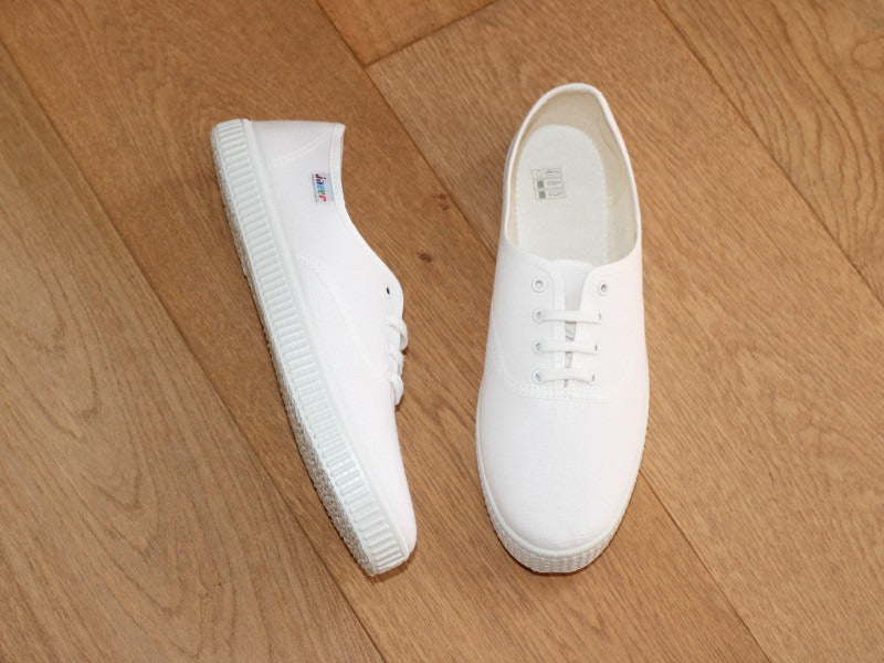 Tennis blanche en toile